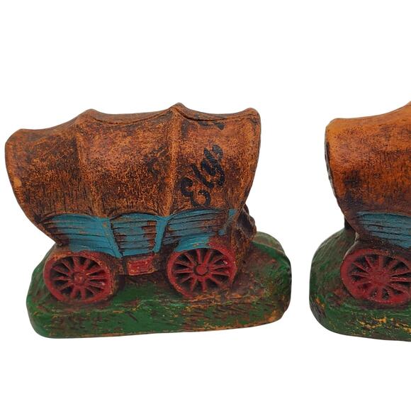 Covered Wagon Salt & Pepper Shakers Hand Painted Wood Ely Minnesota Souvenir - Picture 8 of 9
